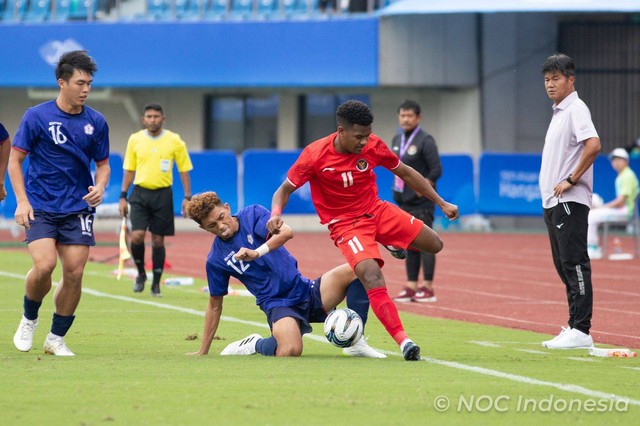 Pertandingan Timnas U-24 Indonesia vs Taiwan di Grup F Asian Games 2022 yang digelar di Zhejiang Normal University East Stadium, Zheijang, China, pada Kamis (21/9). Foto: NOC Indonesia