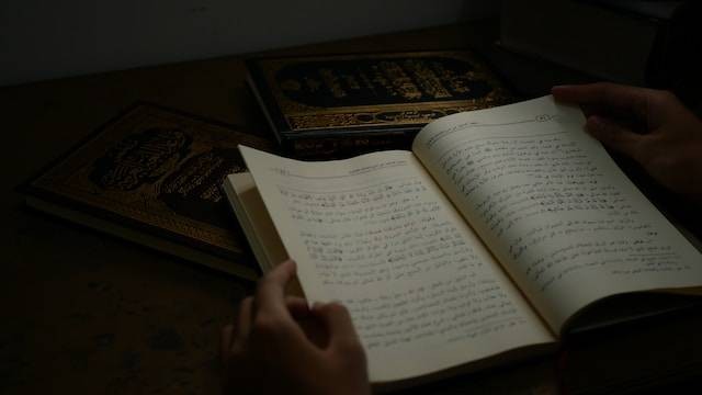 Ilustrasi Pengertian Isim. Foto: Unsplash.com/Masjid pogung Dalangan