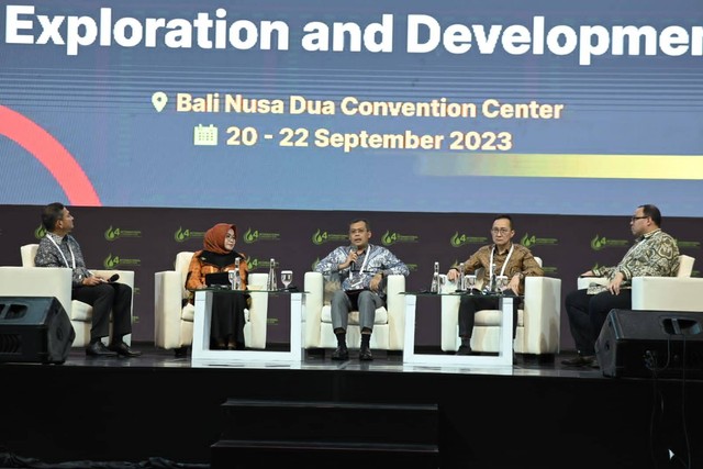 PANEL SESSION 4: Carbon Solution to Achieve Sustainable Oil and Gas Operation di The 4th International Convention on Indonesian Upstream Oil and Gas (ICIUOG) 2023, Nusa Dua, Bali, Kamis (21/9/2023). Dok SKK Migas