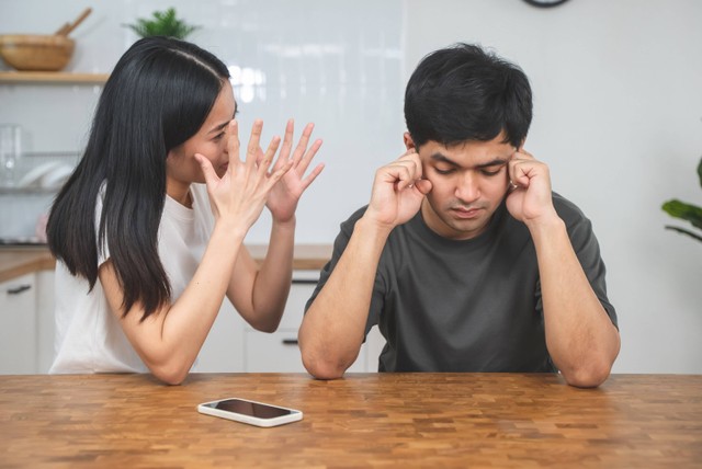 Ilustrasi pasangan bertengkar. Foto: Shutterstock