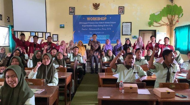 Workshop "Menggali Potensi dan Bakat Siswa Dalam Kepribadian Daya Saing di Era 5.0"/Dok.Olifiansyah