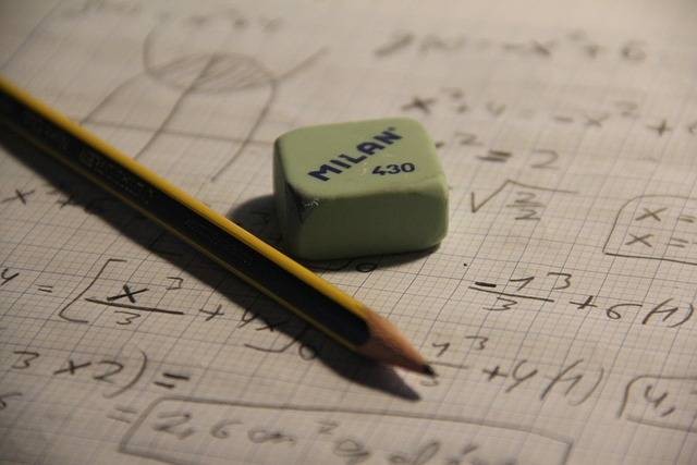 Ilustrasi contoh soal cerita matematika. Foto: Pixabay.