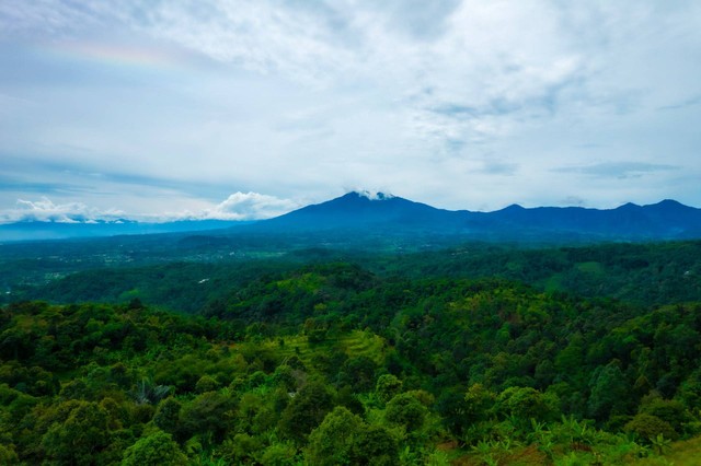 Tempat Wisata Daerah Leuwiliang, Sumber: Unsplash/Ammar Andiko