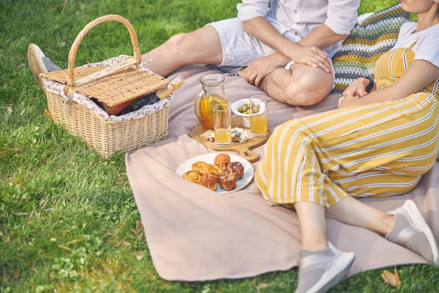 Ilustrasi Cara Jadian yang Romantis. Sumber: Unsplash