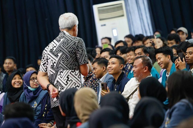 Bacapres dari PDIP, Ganjar Pranowo, saat menghadiri acara temu daerah BEM Nusantara Jawa Timur, di Universitas Dr Soetomo Surabaya, Sabtu (23/9/2023). Foto: Dok. Istimewa