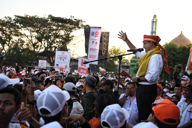 Bacapres Anies Baswedan saat menghadiri Apel Siaga Pemenangan PKS Sulawesi Selatan di Lapangan Emmy Saelan, Makassar, Sabtu (23/9). Foto: Dok. Istimewa