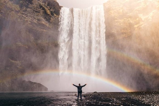 Ilustrasi curug terindah di Bogor. Sumber: unsplash.com/ Jared Erondu