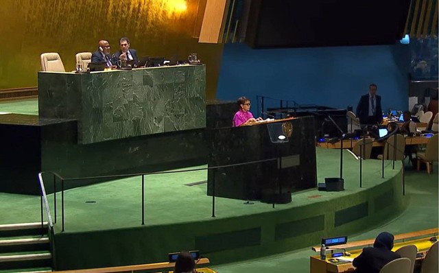 Menteri Luar Negeri RI Retno Marsudi menyampaikan pernyataan nasional Indonesia di Sidang Majelis Umum PBB ke-78 di New York, Amerika Serikat, pada hari Sabtu, (23/9/2023). Foto: Twitter/@Kemlu_RI