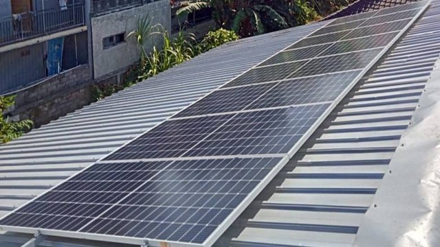 PLTS Atap di TPS3R di Kedonganan, Badung - IST