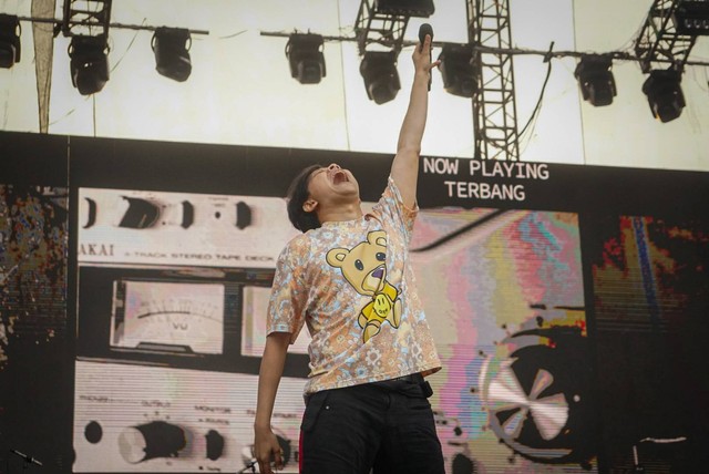 Grup musik GIGI saat tampil di Pestapora 2023, Jakarta, Minggu (24/9/2023).
Foto: Iqbal Firdaus/kumparan