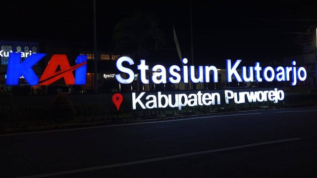 Sumber: Foto pribadi. Ketika berada di bagian luar Stasiun Kutoarjo.