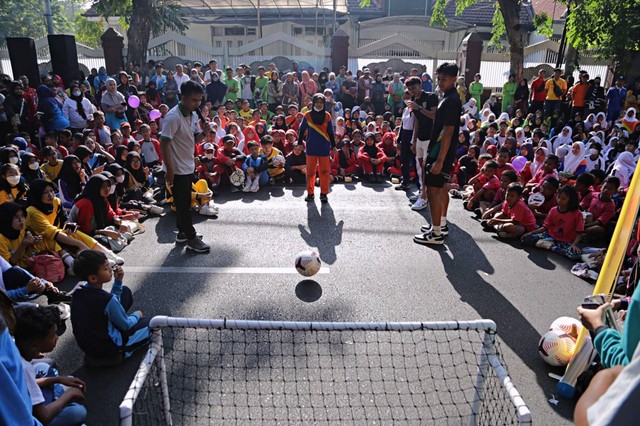 Roadshow untuk menyemarakkan gelaran piala dunia U17 di Surabaya. Foto: Diskominfo Surabaya