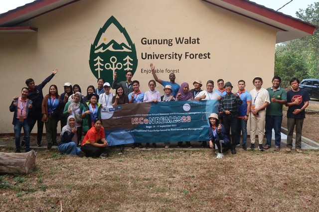 Peserta ISCoNREM 2023 IPB Field Trip ke Hutan Pendidikan Gunung Walat, Sukabumi
