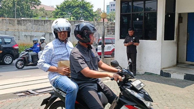 Bacapres Koalisi Perubahan untuk Persatuan, Anies Baswedan tiba di Gedung Baintelkam Polri, Jakarta, untuk urus SKCK pencapresan, Senin (25/9/2023). Foto: Zamachsyari/kumparan