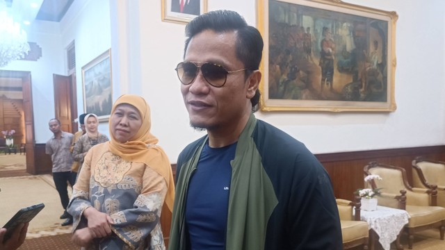 Miftah Maulana Habiburrahman atau Gus Miftah menemui Gubernur Jawa Timur, Khofifah Indar Parawansa di Gedung Grahadi, Surabaya pada Senin (25/9/2023).  Foto: Farusma Okta Verdian/kumparan