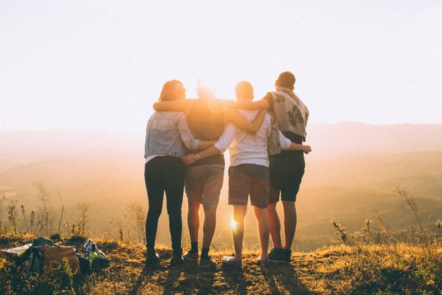 Pengertian kompetisi dalam kebaikan. Foto: Unsplash/Helena Lopes