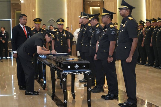 Yasonna Promosi dan Mutasi 120 Pimti Pratama di Kemenkumham (Foto:HumasRupMoker)