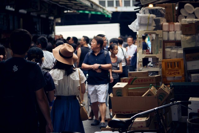 Ilustrasi Mengapa dalam Kegiatan Produksi seorang Produsen harus Menentukan Target Pasar. Foto: Unsplash.com/CJ Infantino