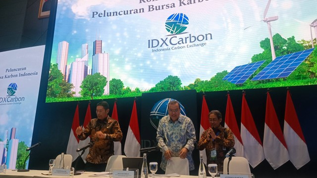 Konferensi pers Bursa Karbon Indonesia (IDXCarbon) di Main Hall Bursa Efek Indonesia, Selasa (26/9/2023). Foto: Ghinaa Rahmatika/kumparan