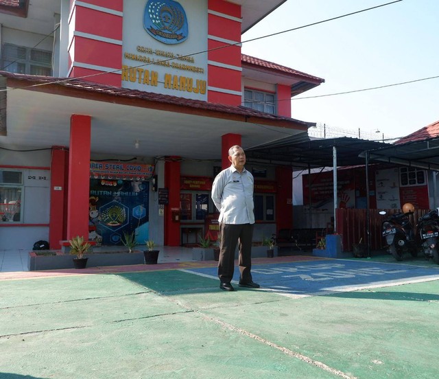 Kadiv. Pas memberikan arahan pada Apel Pagi Pimpinan & Staf Rutan Mamuju