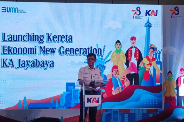 Direktur Niaga KAI Hadis Surya Palapa saat peluncuran Kereta Ekonomi New Generation di Stasiun Pasarsenen, Selasa (26/9/2023). Foto: Akbar Maulana/kumparan