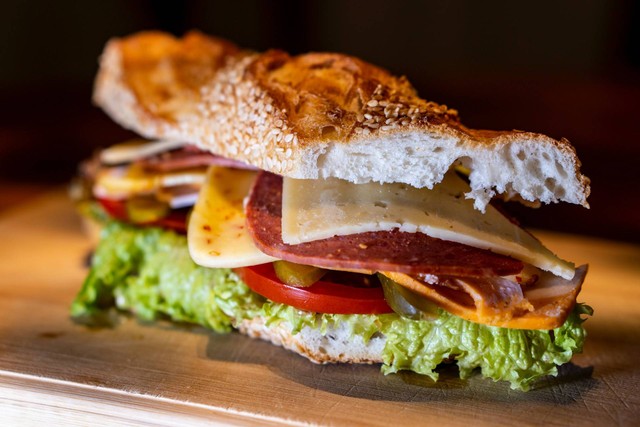 Ilustrasi sandwich. Sumber foto: Unsplash