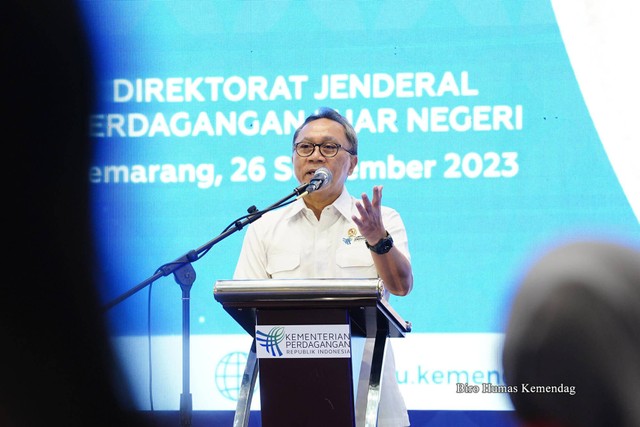 Mendag Zulkifli Hasan saat membuka Rapat Koordinasi Kemendag dengan 97 Instansi Penerbit Surat Keterangan Asal (IPSKA) di Semarang, Jawa Tengah, pada Selasa, (26/9). Foto: Kemendag RI