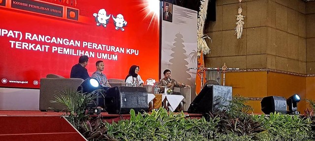Anggota KPU Idham Holik dalam acara Rakornas Pencegahan dan Persiapan Pengawasan Pencalonan Presiden dan Wakil Presiden Serta Penetapan Daftar Calon Tetap Dalam Pemilu di Hotel Aston, Denpasar, Bali, Rabu (27/9/2023). Foto: Denita BR Matondang/kumparan