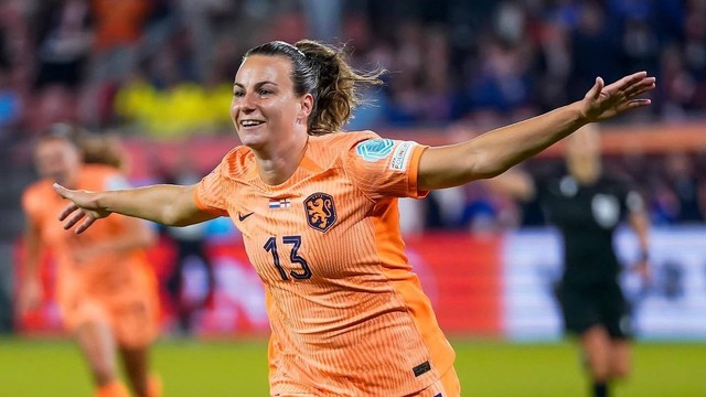 Selenrasi pemain Belanda saat melawan Inggris di UEFA Women's Nations League 2023. Foto: Instagram/@oranjeleeuwinnen