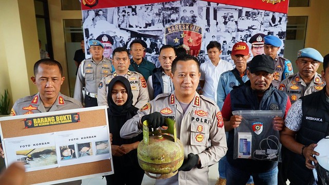  Pers rilis kasus pembunuhan di Polresta Bandung pada Rabu (27/9/2023).  Foto: Dok. Istimewa