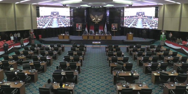 DPRD DKI Jakarta mengesahkan Peraturan Daerah (Perda) Anggaran Pendapatan dan Belanja (APBD) Perubahan DKI Jakarta Tahun Anggaran 2023 sebesar Rp 79,52 triliun, Rabu (27/9/2023).  Foto: DPRD DKI Jakarta