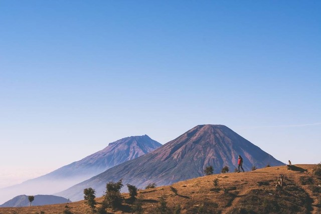 Pemandangan indahnya Gunung Prau. Foto: Muhammad Fajri Harahap/Shutterstock