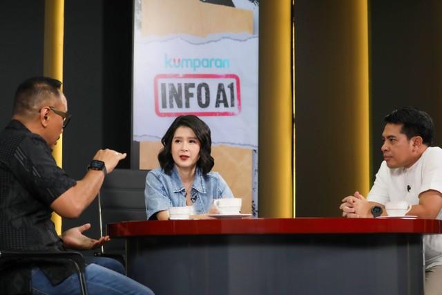 Wakil Ketua Dewan Pembina DPP Partai Solidaritas Indonesia (PSI), Grace Natalie saat diwawancarai oleh Pemimpin Redaksi kumparan Arifin Asydhad dan Pakar komunikasi politik Irfan Wahid atau Ipang Wahid dalam program talkshow Info A1 kumparan. Foto: Aditia Noviansyah/kumparan