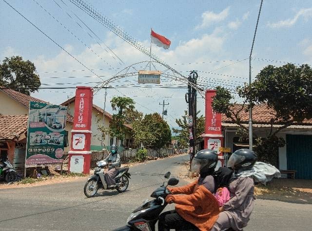 Pintu Masuk Desa Karangsari. Foto Dok. M Rifki Hidayat