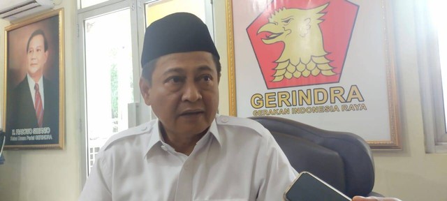 Ketua DPC Partai Gerindra Kabupaten Cirebon, Subhan, menyebut elektabilitas Prabowo Subianto berada di posisi teratas mengungguli Anie dan Ganjar adalah kabar baik. Foto : Istimewa