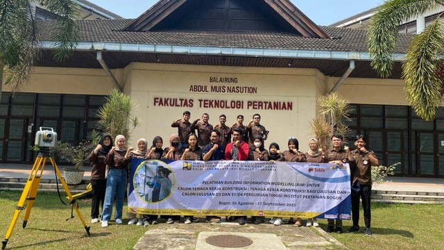 Mahasiswa Departemen SIL IPB Ikuti Pelatihan Building Information Modelling