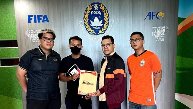 Jakmania layangkan surat ke PSSI soal kinerja wasit, Jumat (29/9/2023) Foto: Dok. Jakmania