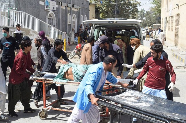 Korban bom bunuh diri di peringatan Maulid Nabi di Pakistan. Foto: AFP