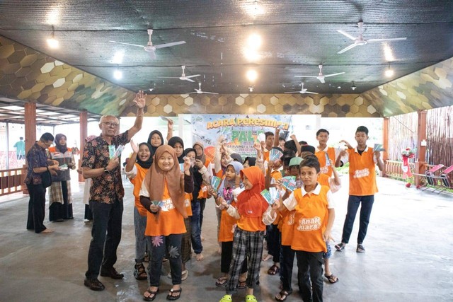 ASTON Pontianak dan Transera Hotel Bermain Bersama Anak Yatim dan Dhuafa. Foto: Dok. ASTON Pontianak