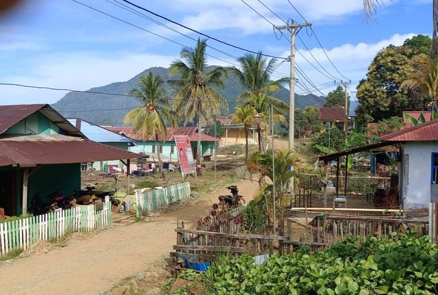 Pemukiman warga di Desa Waturambaha, Kecamatan Lasolo, Kepulauan Kabupaten Konawe Utara. Foto: Istimewa