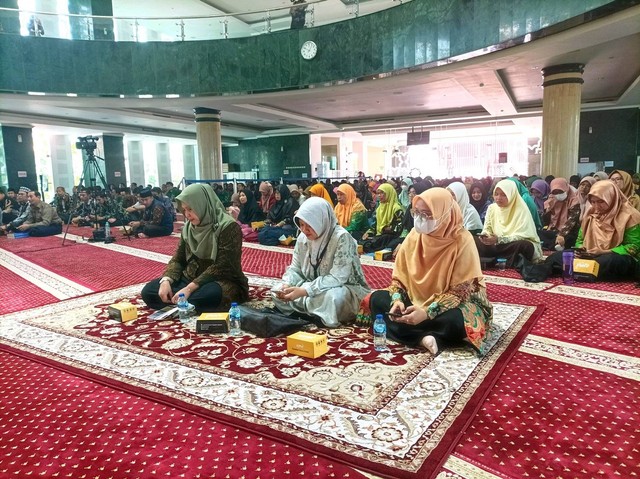 Pengajian Memperingati Maulid Nabi Universitas Ahmad Dahlan (UAD) Yogyakarta (Dok. Zahro)