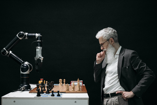 Gambar 1 Foto By Pavel Danilyuk https://www.pexels.com/photo/elderly-man-thinking-while-looking-at-a-chessboard-8438918/