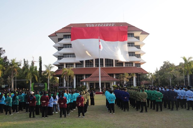 Upacara pembukaan Jambore Nasional Mahasiswa Bela Negara Tahun 2023 (Jamnas) di UPNVY. Foto: istimewa