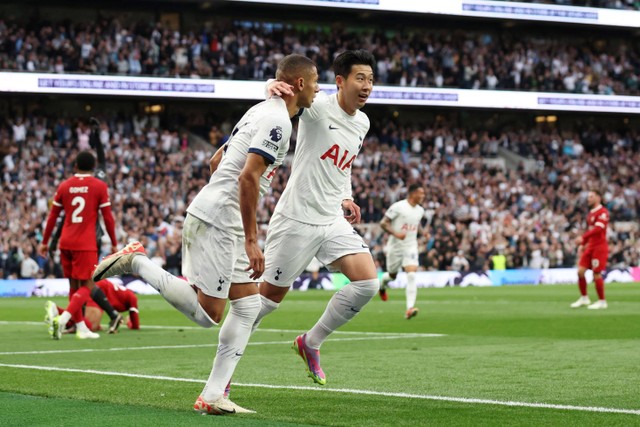 Selebrasi pemain Tottenham Hotspur Son Heung-min usai mencetak gol ke gawang Liverpool pada pertandingan lanjuta Liga Inggris di Tottenham Hotspur Stadium, London, Inggris, Sabtu (30/9/2023).  Foto: David Klein/REUTERS