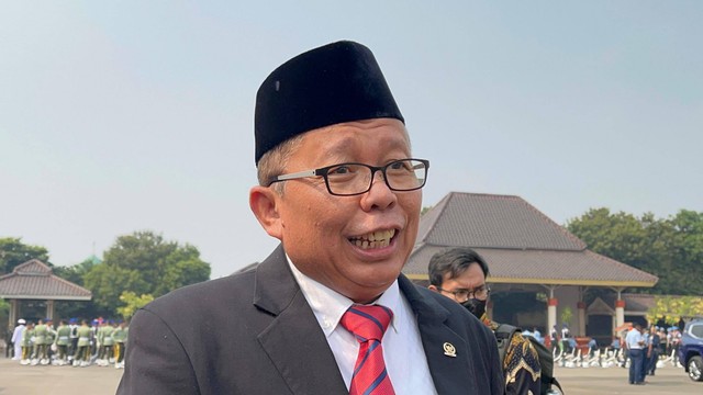 Wakil Ketua MPR Arsul Sani di Monumen Pancasila Sakti, Jakarta Timur, Minggu (1/10/2023). Foto: Haya Syahira/kumparan