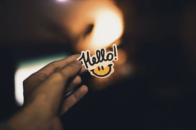 Ilustrasi ucapan selamat datang bulan Oktober. Sumber: unsplash.com/ Vladislav Klapin