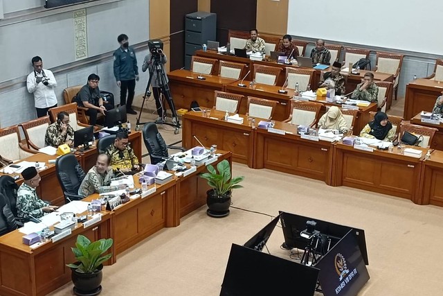 Rapat Kerja Komisi VIII dengan Menteri Agama dan Badan Pengelola Keuangan Haji (BPKH) di Ruang Sidang Komisi VIII DPR RI, Kompleks Parlemen, Jakarta, Senin (2/10/2023). Foto: Zamachsyari/kumparan