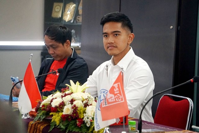 Ketua Umum PSI Kaesang Pangarep saat berkunjung ke Kantor Persatuan Gereja Indonesia (PGI), di Jakarta, Selasa (3/10/2023). Foto: Iqbal Firdaus/kumparan