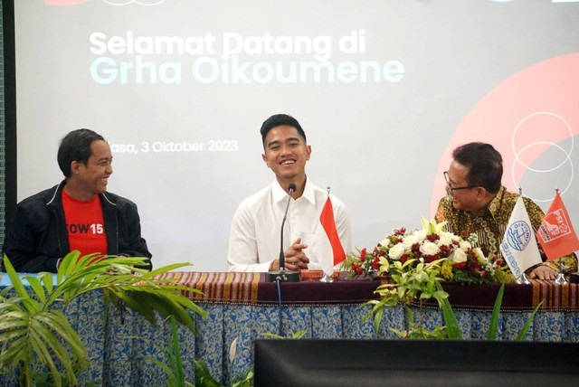 Ketua Umum PSI Kaesang Pangarep saat berkunjung ke Kantor Persatuan Gereja Indonesia (PGI), di Jakarta, Selasa (3/10/2023). Foto: Iqbal Firdaus/kumparan