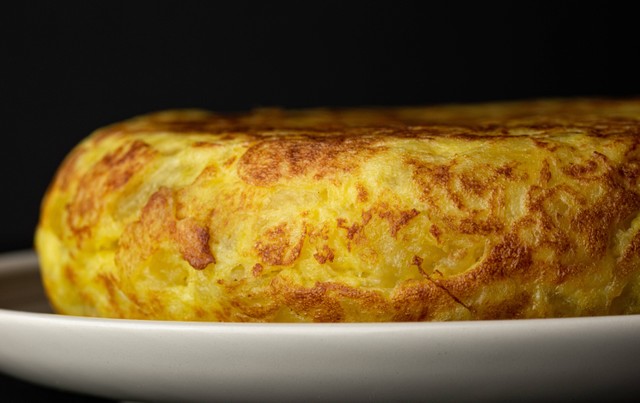 Ilustrasi Cara Buat Omelet Mie. Unsplash/blackieshot.